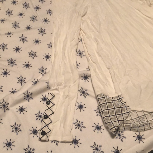 Ladies top - Picture 3 of 4